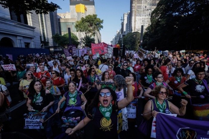 Demonstrationen gegen ein Gesetz, das die legale Abtreibung in Sao Paulo einschränkt. Foto: epa/Isaac Fontana