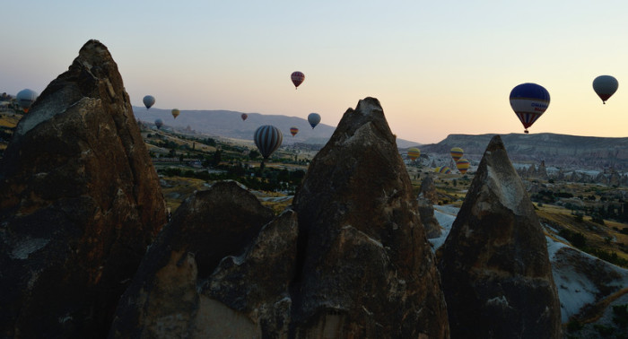 Sehr beliebt: Fahrten mit dem Heißluftballon in Kappadokien. Foto: epa/Vassil Donev