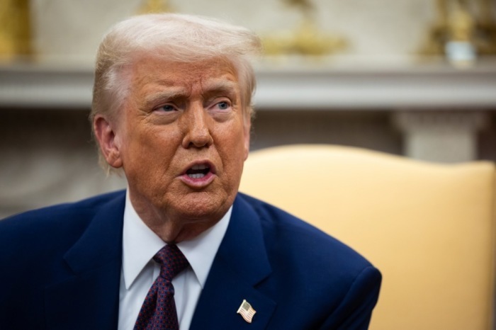 Der amerikanische Präsident Donald Trump im Oval Office des Weißen Hauses in Washington. Foto: epa/Francis Chung