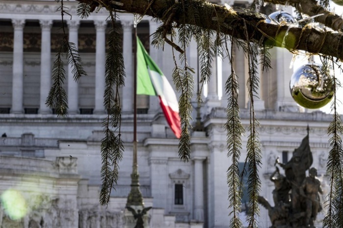 Großaufnahme von Zweigen eines römischen Beamten. Foto: epa/Massimo Percossi