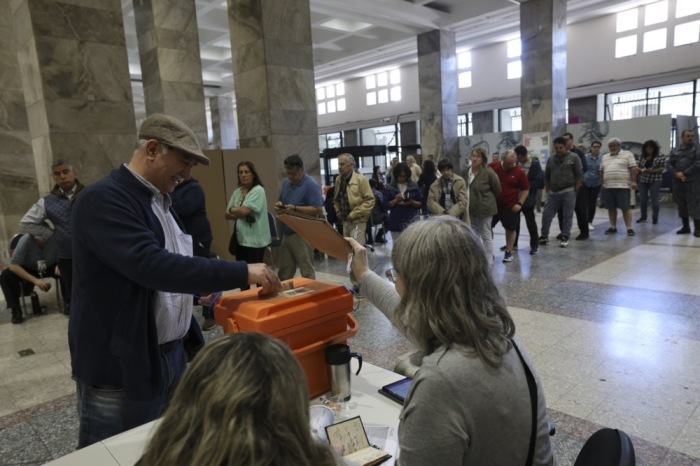 Die Präsidentschafts- und Parlamentswahlen in Uruguay. Foto: epa/Gaston Britos