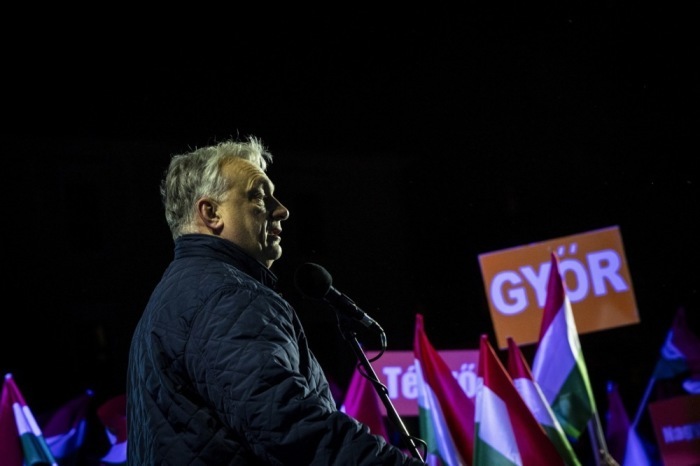 Ungarns Ministerpräsident Viktor Orban wirbt bei einem Wahlkampfauftritt in Györ für seine Partei Fidesz vor der Parlamentswahl. Foto: epa/Akos Kaiser