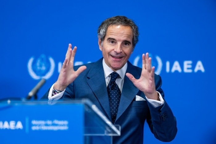 IAEA-Generaldirektor Rafael Grossi spricht während einer Pressekonferenz am Rande der Sitzung des Gouverneursrats der Internationalen Atomenergiebehörde in Wien. Foto: Christian Bruna/epa/dpa
