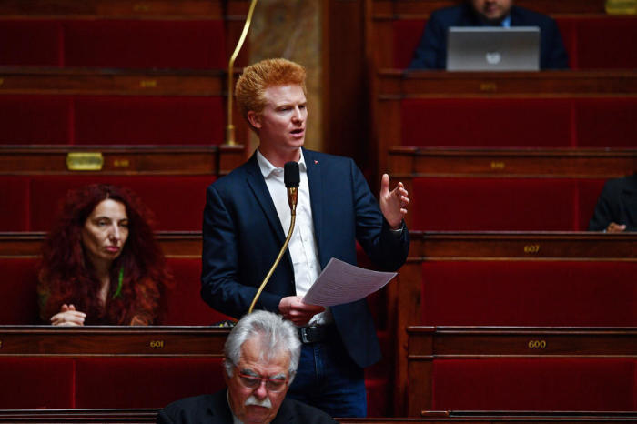 Französischer Abgeordneter der linksgerichteten Partei La France Insoumise (LFI) Adrien Quatennens. Foto: epa/Christophe Archambault