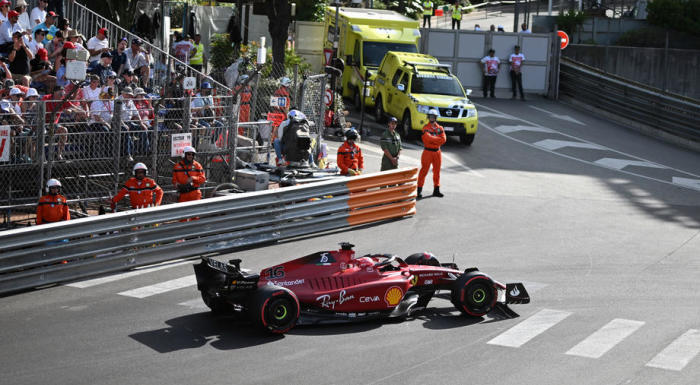 Der monegassische Formel-1-Pilot Charles Leclerc von der Scuderia Ferrari in Aktion während der zweiten Trainingssitzung zum Großen Preis von Monaco. Foto: epa/Christian Bruna