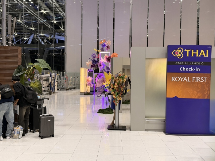 Check-in-Bereich von Thai Airways für Royal First am Flughafen Bangkok Suvarnabhumi. Foto: DER FARANG/Rüegsegger