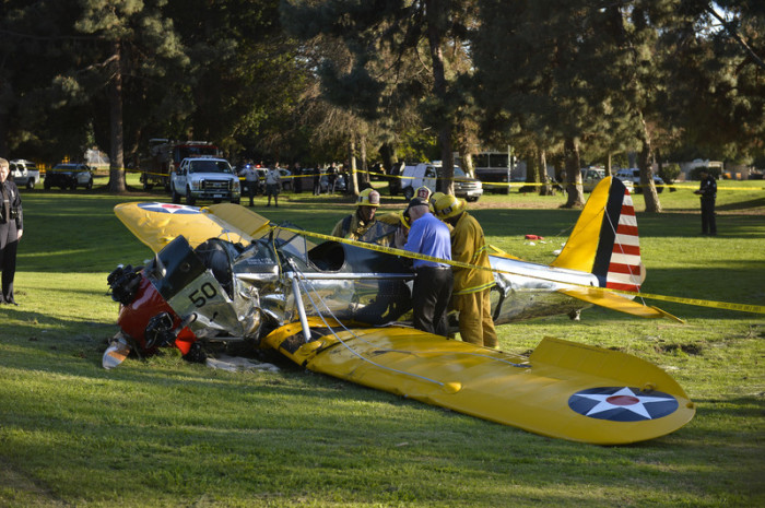  Die Bruchlandung von Harrison Ford 2015 auf einem Golfplatz. Foto: epa/Stuart Palley