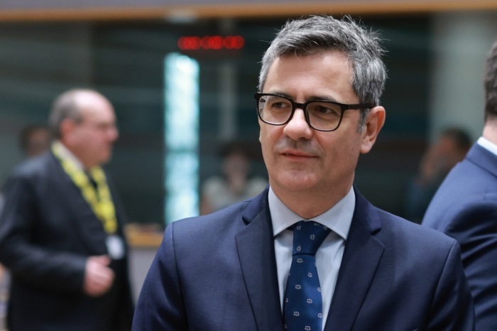 Spaniens Justizminister Félix Bolaños nimmt am EU-Justizministerrat in Brüssel teil. Thema sind Kooperation und Aufarbeitung von Verbrechen in der Ukraine. Foto: epa/Olivier Hoslet