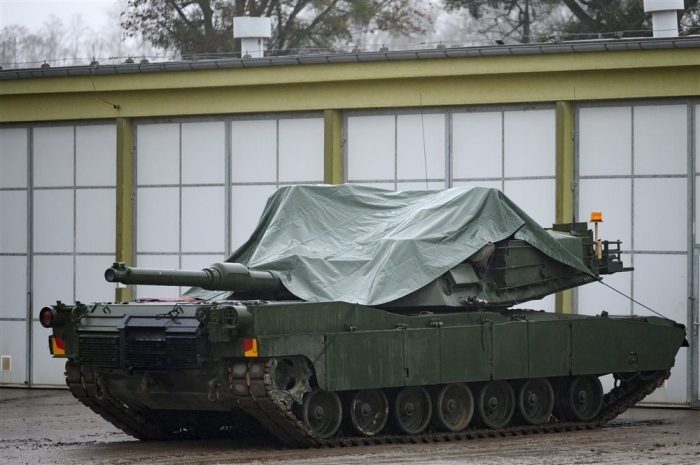 Ein Panzer vom Typ Abrams steht im Ausbildungszentrum der Landstreitkräfte in Biedrusko. Foto: epa/Jakub Kaczmarczyk Polen Aus