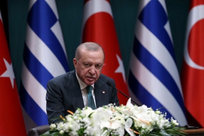 Recep Tayyip Erdoğan nimmt nach einem Treffen mit dem griechischen Ministerpräsidenten an einer Pressekonferenz in Ankara teil. Foto: epa/Necati Savas