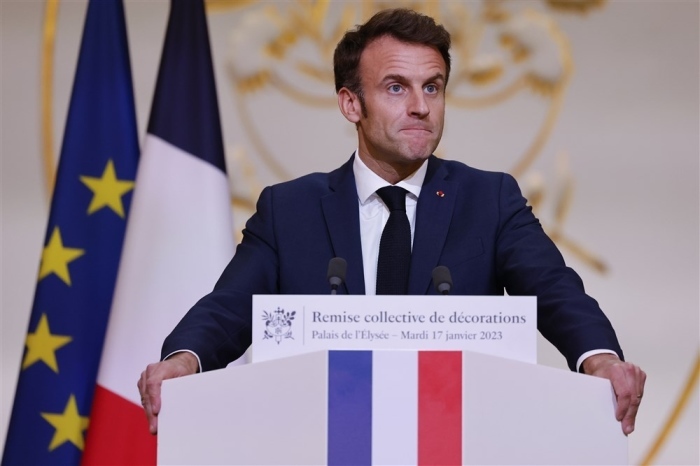 Französischer Präsident Emmanuel Macron nimmt an der Preisverleihung für prominente Sportler teil. Foto: epa/Pool Maxppp Out