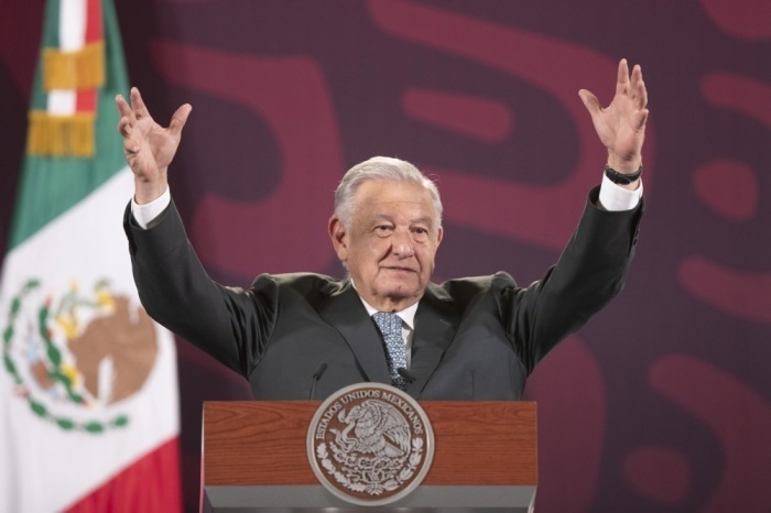 Der Präsident von Mexiko, Andres Manuel Lopez Obrador, spricht während seiner morgendlichen Pressekonferenz im Nationalpalast in Mexiko-Stadt. Foto: epa/Isaac Esquivel