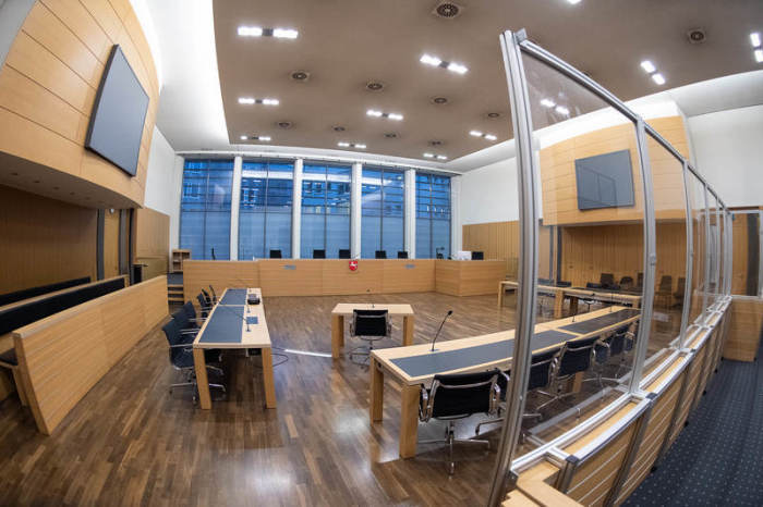Blick in den Saal 141 im Landgericht Braunschweig. Foto: Swen Pförtner/dpa