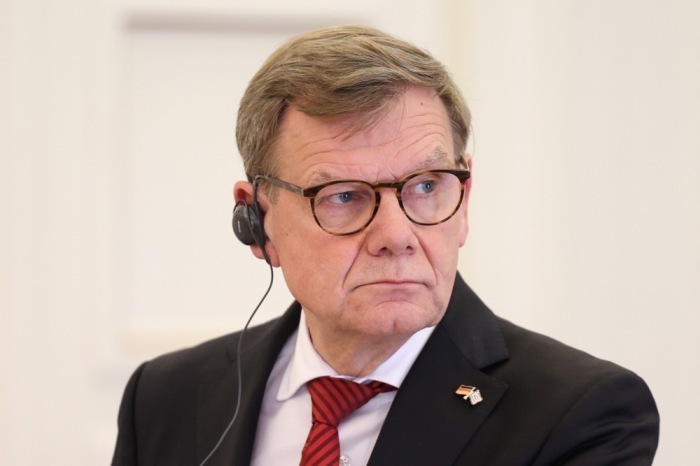 Deutschlands Außenminister Johann Wadephul spricht nach einem Treffen mit seinem griechischen Kollegen Giorgos Gerapetritis in Athen. Foto: George Vitsaras/epa/dpa