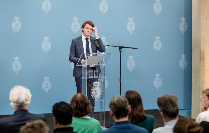 Der Informant über die Kabinettsbildung Kim Putters spricht während der Vorstellung seines Abschlussberichts über die neue Kabinettsbildung in Den Haag. Foto: epa/Robin Van Lonkhuijsen