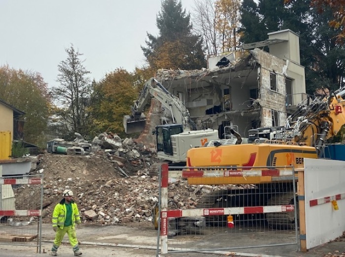 Ein weiteres, völlig intaktes Haus wurde abgerissen für teuren Neubau. Fotos: hf