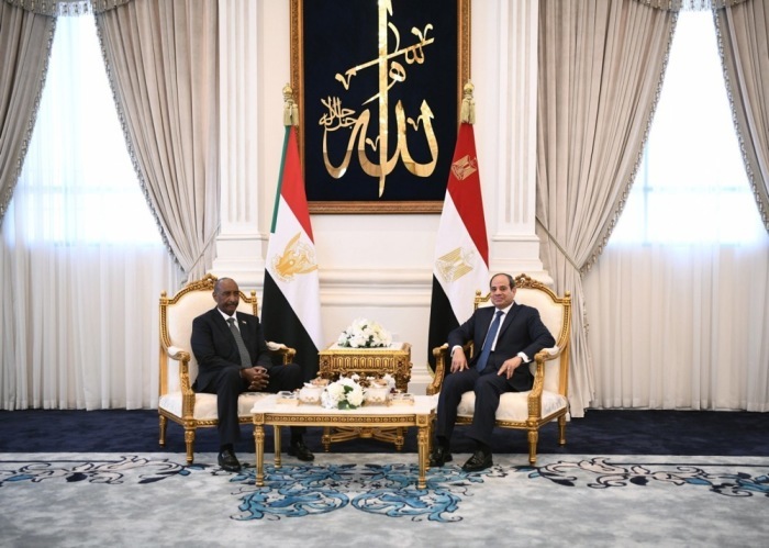 Der Chef der sudanesischen Armee, General Abdel Fattah al-Burhanin, besucht Ägypten. Foto: epa/Egyptian Presidential