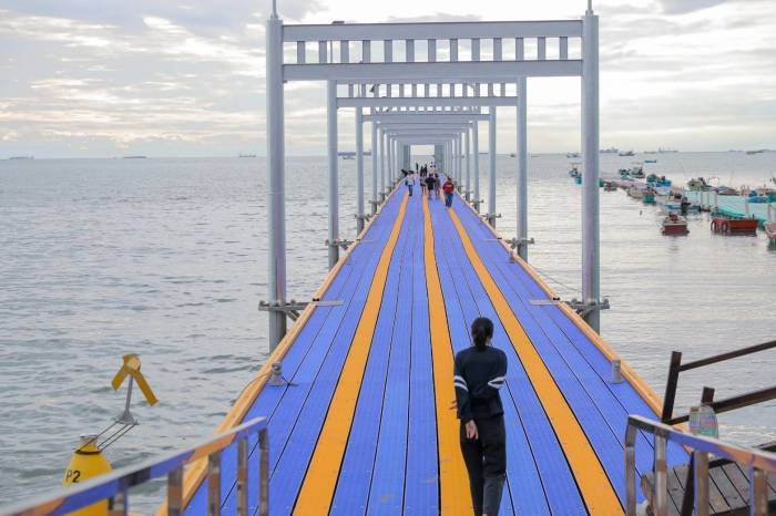 Der neue schwimmende Pier am Lan-Pho-Markt in Naklua wird ab dem 1. Juli zunächst einen Monat lang rund um die Uhr geöffnet. Bild: TMN.TV
