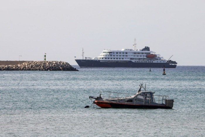 Hafen auf Teneriffa erwartet Ankunft eines niederländischen Kreuzfahrtschiffes, das vom Hantavirus-Ausbruch betroffen ist. Foto: epa/Elton Monteiro