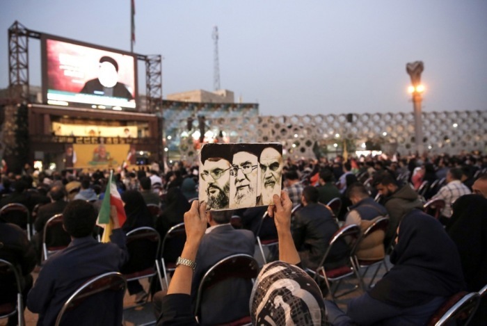 Palästinenser-Anhänger versammeln sich in Imam Hussein zur Rede des Hisbollah-Führers. Foto: epa/Abedin Taherkenareh
