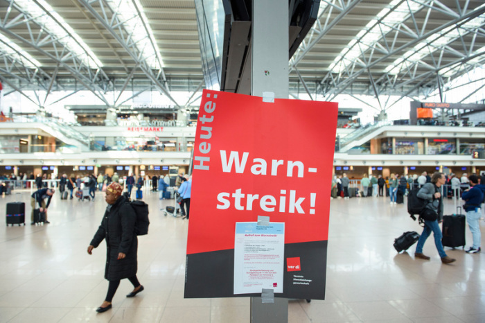 Warnstreik An Flughäfen Berlin Und Hamburg Hat Begonnen