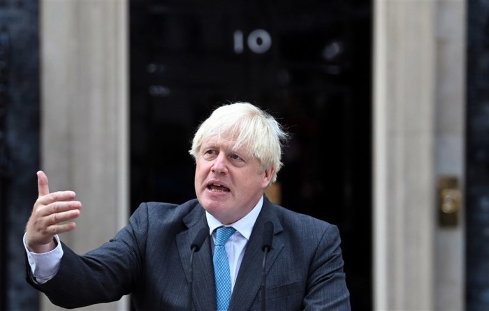 Der aus dem Amt scheidende britische Premierminister Boris Johnson hält eine Abschiedsrede in der Downing Street in London. Archivfoto: epa/NEIL HALL