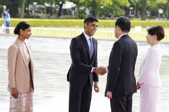 G7-Gipfeltreffen in Hiroshima Besuch im Hiroshima Peace Memorial Park. Foto: epa/Franck Robichon