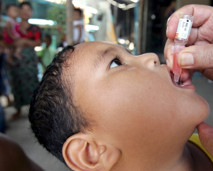 Vaksinasi anak-anak terhadap polio, Thailand, Bangkok