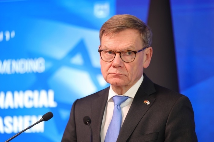 Bundesaußenminister Johann Wadephul spricht in Jerusalem gemeinsam mit seinem israelischen Amtskollegen Gideon Saar bei einer Pressekonferenz. Foto: EPA/Abir Sultan