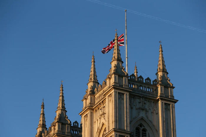 In London weht die Unionsflagge auf Halbmast. Foto: epa/Adam Vaughan