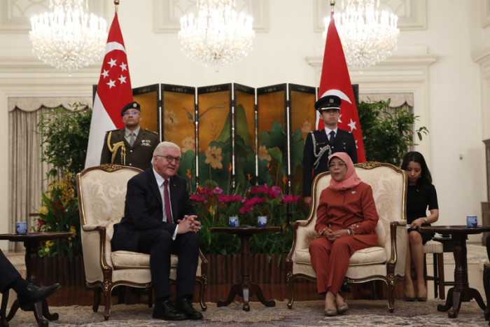  Bundespräsident Frank-Walter Steinmeier traf Singapurs Präsidentin Halimah Jacob. Foto: epa/Wallace Woon