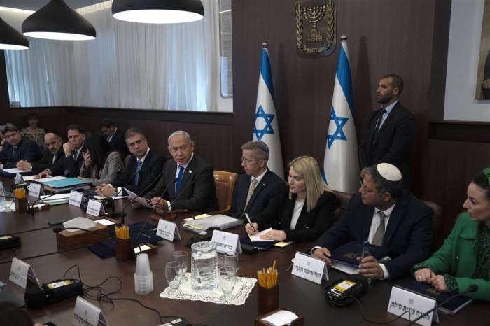 Die wöchentliche Kabinettssitzung der israelischen Regierung. Foto: epa/Maya Alleruzz