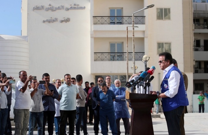 Der ägyptische Minister für Gesundheit und Bevölkerung Khaled Abdel-Ghaffar spricht während einer Pressekonferenz im Krankenhaus von Arish in Arish. Foto: epa/Khaled Elfiqi