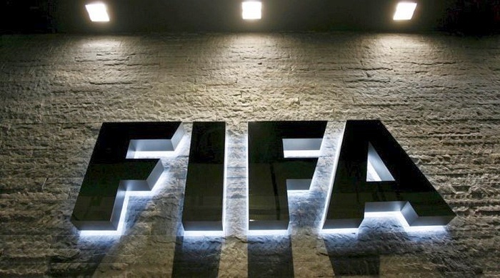 Das FIFA Logo am Hauptsitz der Organisation in Zürich. Foto: epa/Steffen Schmidt