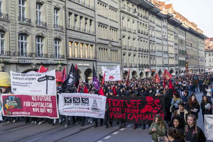  Protest in Bern gegen das Weltwirtschaftsforum und US-Präsident Donald Trump. Foto: epa/Christian Merz
