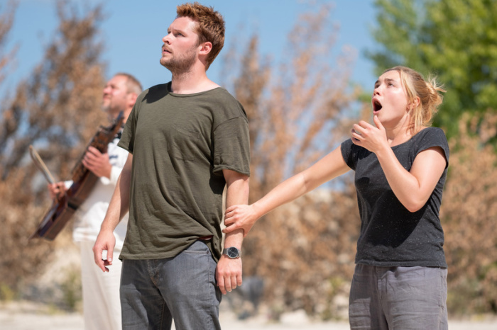 Dani und Christian erleben in dem Horrorfilm „Midsommar“ verstörende Ereignisse während eines traditionellen Mittsommerfestes in Schweden. Foto: Csaba Aknay/Zdf/dpa