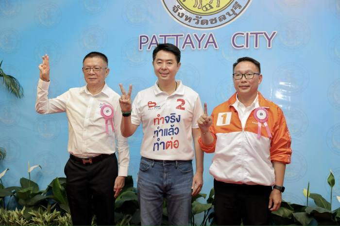 Die drei Bürgermeisterkandidaten Sakchai Taengho (l.), Poramet Ngampichet (M.) und Ittiwat Watanasathorn. Bild: PR Pattaya