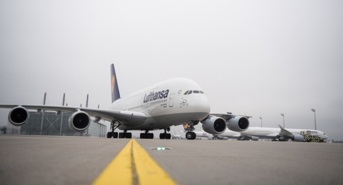 Lufthansa-Airbus A380 am Flughafen München. Foto: epa-efe/Lukas Barth-tuttas