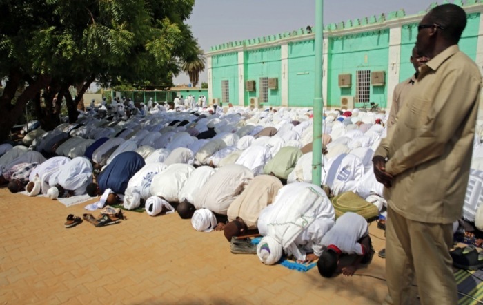 Feierlichkeiten zum Eid al-Fitr im Sudan. Foto: epa/Marwan Ali