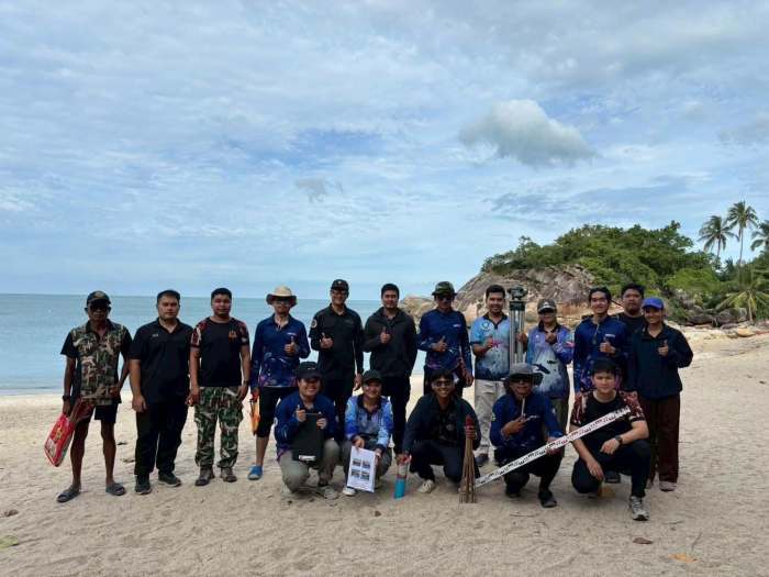 Mitarbeiter des Marine National Park Study and Research Center 5 sowie der Nationalparks Than Sadet–Ko Pha-ngan und Mu Ko Ang Thong vor Beginn der gemeinsamen Forschungsexpedition. Bild Department of National Parks, Wildlife and Plant Conservation (DNP)
