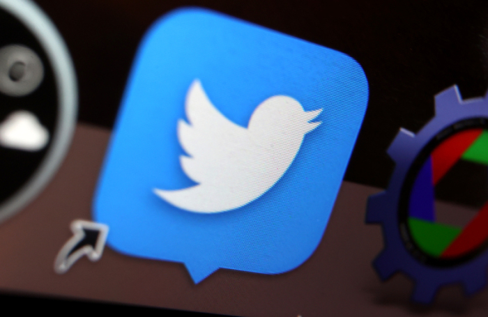 Das Logo der Nachrichten-Plattform Twitter ist auf dem Display eines Laptops zu sehen. Twitter gibt am 28.04.2022 Zahlen für das 1. Quartal bekannt. Foto: Karl-Josef Hildenbrand/dpa