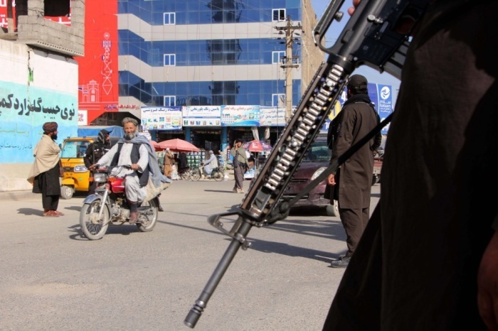 Sicherheitskräfte der Taliban patrouillieren in Kandahar, nachdem Pakistan Luftangriffe auf Ziele in Afghanistan gemeldet hat. Foto: Qudratullah Razwan/epa/dpa
