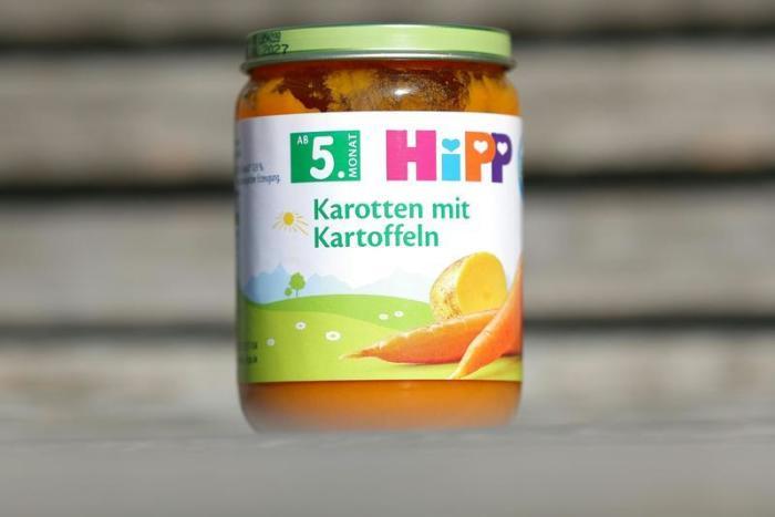 Rückruf von Hipp-Babykost bei Spar Österreich nach möglicher Manipulation einzelner Gläschen sorgt für Verunsicherung bei Eltern. Foto: dpa/Tobias Steinmaurer