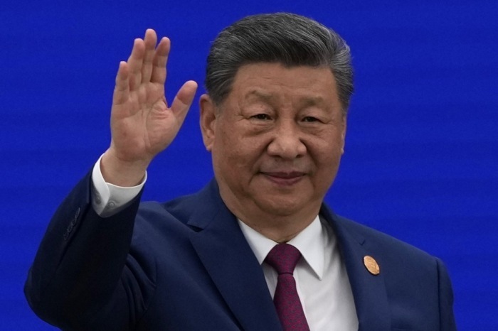 Chinas Staats- und Parteichef Xi Jinping trifft zur Eröffnung der Weltkonferenz für Künstliche Intelligenz in Shanghai ein. Foto: EPA/Ng Han Guan/pool