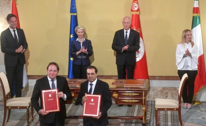 Die europäischen Staats- und Regierungschefs besuchen Tunesien, um das Migrationsabkommen zwischen der EU und Tunesien zu erörtern. Foto: epa/Tunesien PrÄsidentschaft