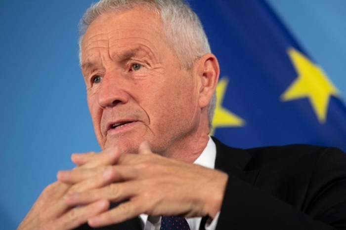 Thorbjorn Jagland spricht bei einer Pressekonferenz mit Außenminister Maas in Berlin über Zusammenarbeit im Europarat. Foto: epa/Hayoung Jeon