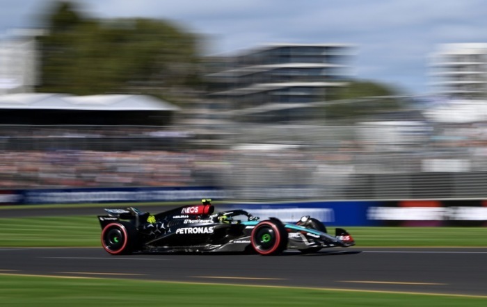Der Mercedes-Pilot Lewis Hamilton in Melbourne. Foto: epa/Joel Carrett Australien Und Neuseeland Aus