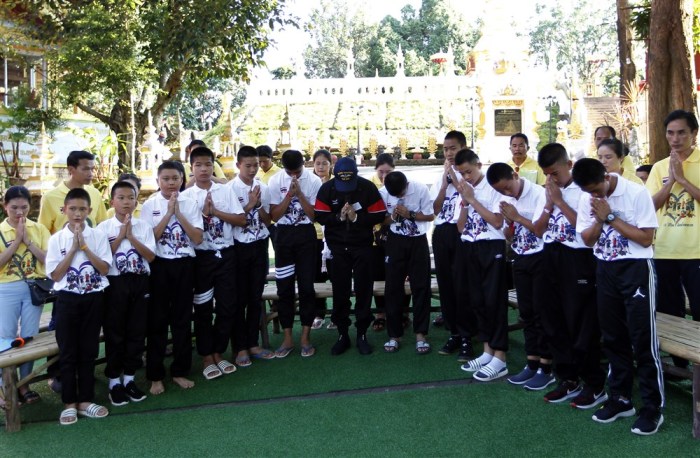 Die geretteten Jugendfußballer der Wild Boars. Foto: epa/Pongmanat Tasiri