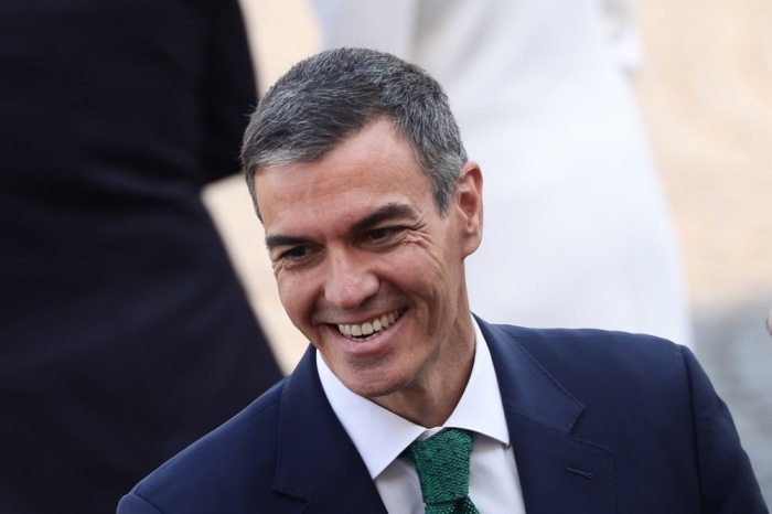 Spaniens Ministerpräsident Pedro Sánchez trifft zur Militärparade am französischen Nationalfeiertag in Paris ein. Foto: Teresa Suarez/epa