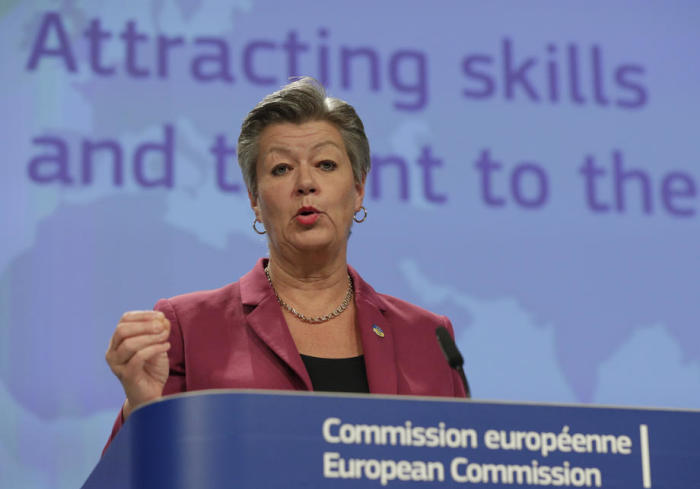 Die EU-Kommissarin für Inneres, Ylva Johansson, gibt eine Pressekonferenz zum Thema EU-Migration. Foto: epa/Olivier Hoslet